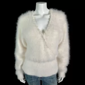 Maglione pullover 80% angora fuzzy vintage bianco sporco scollo a V avvolgente peplo busto 34" - Foto 1 di 10