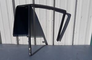 2006-2010 Jeep Commander Rear Right Passenger Side Door Vent Window Glass OEM