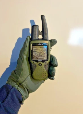 GARMIN RINO 120 HANDHELD GPS 2 WAY NAVIGATOR RADIO - Image 1 of 4