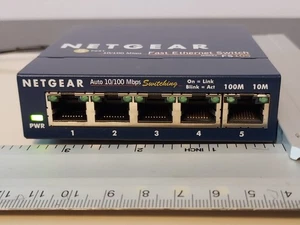 NETGEAR ProSafe 5 portów 10/100 MBPS FS 105 v 2 modem routera przetestowany używany - Zdjęcie 1 z 5
