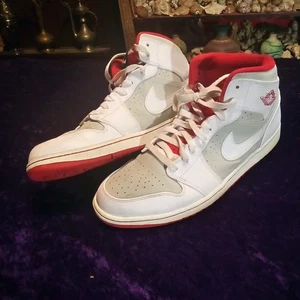 Zapatos para hombre Air Jordan 1 Mid "Liebre" talla 13 ¡Buen estado! SIN CAJA Rojo Blanco - Imagen 1 de 18