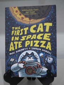 The First Cat in Space Ate Pizza: A Graphic Novel (The First Cat in Space, 1... - Picture 1 of 2