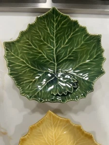 Williams Sonoma- Leaf Plates- set of 3 - Picture 1 of 4