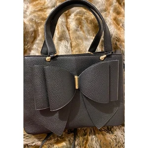 Crossi schwarze Umhängetasche Handtasche - schicke Schleife, elegant & geräumig - Bild 1 von 6