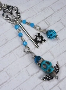 Skeleton Key Howlite Crystal Purse Charm Bag Clip Blue Silver Handmade New - Picture 1 of 4