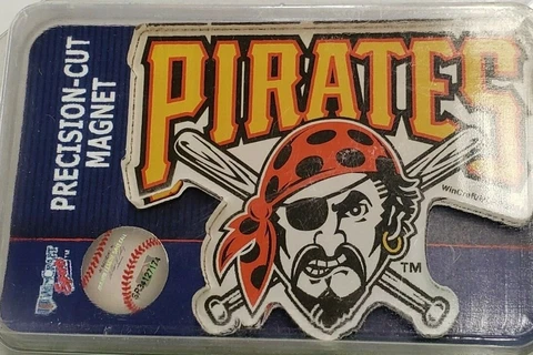 MLB Pittsburgh Pirates Precision-Cut Acrylic Magnet, New Cover