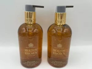 Molton Marrón 2 x 300 ml Fascinante Oudh Accord y Oro Líquido Fino Lavado a Mano NUEVO - Imagen 1 de 1