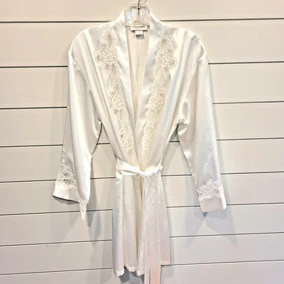 Jones New York Lace Cut Out Satin Robe White L/XL Dressing Gown Bridal Honeymoon - Image 1 of 4