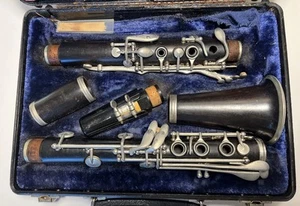 Clarinetto vintage Selmer Signet 100 in legno con custodia rigida - Foto 1 di 22