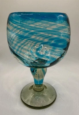 手工吹制墨西哥漩涡蓝色玻璃高脚杯手工民间艺术7英寸装饰 — 第 1/4 张图片