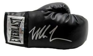 Mike Tyson Boxing Champ Signed/Auto Black Everlast Boxing Glove Right JSA 197309 - Picture 1 of 4