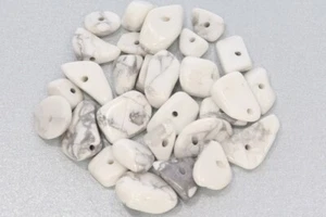 10 g (32,50 € */ 100 g) Magnesit Edelstein Splitter gebohrt für Schmuck Herstell - Bild 1 von 1