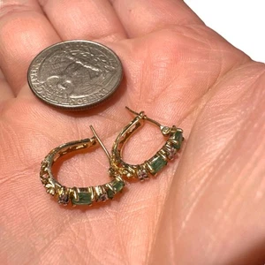 Pendientes Huggie De Colección Oro 10k Filigrana 1 Ct Esmeralda y Diamante 2.05 g - Imagen 1 de 13