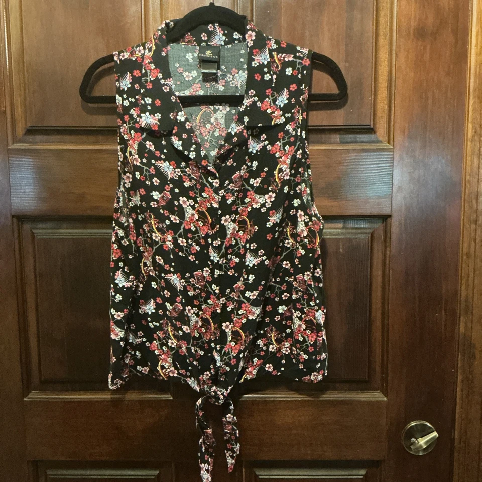 Disney Mulan Princess  Tie Front Button Down Shirt 100% Rayon XL - Image 1 of 4