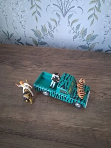 Set regalo vintage Corgi DAKTARI LAND ROVER 109" WB anni 60 con figurine. - Foto 1 di 9