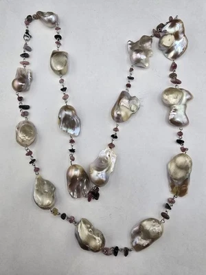 Enorme Collar de Perlas Barrocas de Agua Dulce Gris Plateado de Agua Dulce 34" de Largo Foto 1 de 4