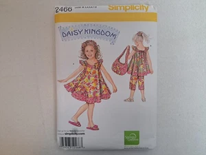 Patrón Simplicity - Vestido para niños, top, pantalones capri y diadema (3-8) #2466 UC - Imagen 1 de 8