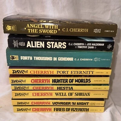 C.J. Cherryh Vintage Sci-Fi Book Lot of 9 PB Sci-fi DAW 70's Alien Stars Hestia Foto 1 de 3