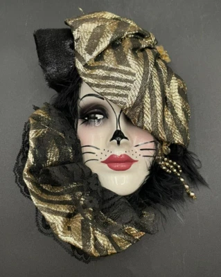 Máscara de pared facial de gato de encaje negro dorado creaciones únicas de colección firmada numerada Foto 1 de 4