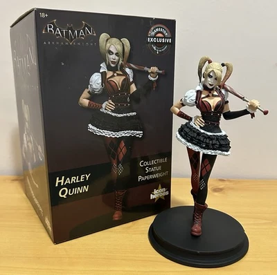 Figura Icon Heroes DC Harley Quinn Arkham Knight Gamestop 2379/5000 8" POWB Foto 1 de 4