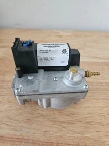 White Rodgers 36F24-210 Gas Valve Carrier Bryant EF32CW204 used - Picture 1 of 7