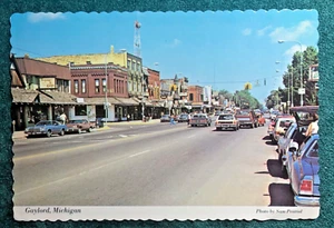 Gaylord Michigan Alpine Village scalloped edge post card - Picture 1 of 1