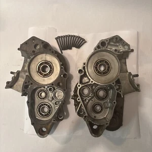 89-95 MINT SUZUKI RM250 LEFT RIGHT CRANKCASE BOTTOM END TRANSMISSION CRANK CASE! - Picture 1 of 24