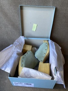 NEW Seychelles Scene Block Heel Sandal Sage Suede NWT & Box Sz 8.5 - Picture 1 of 7