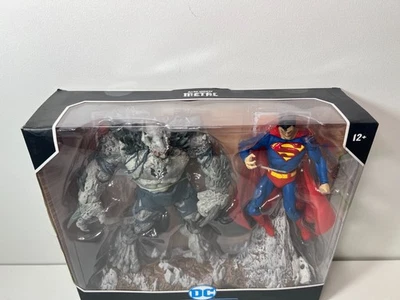 Batman Earth 1 & Superman/Devastator DC McFarlane Dark Nights Metal Multipack - Imagem 1 de 4