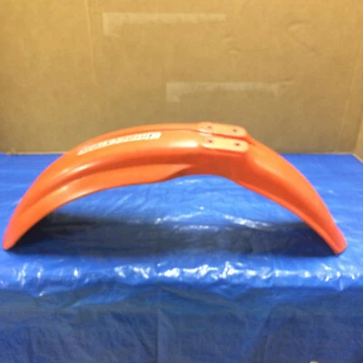 Guardabarros delantero Honda CR250R 1986 61100-KA3-730ZA Foto 1 de 4