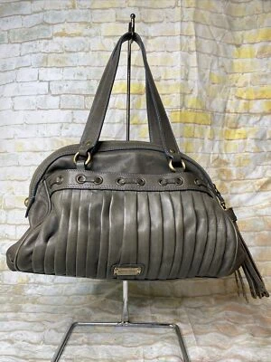 Bolso de cuero Moschino barato y elegante Italia gris doble correa latón herrajes de colección Foto 1 de 4