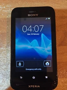 Téléphone portable Sony Xperia St21i et chargeur - Photo 1 sur 4