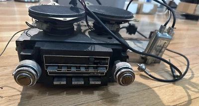 Radio casete Cadillac CB 1980-1982, altavoces y divisor - GM Delco - sin probar Foto 1 de 4