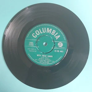 SHIRLEY BASSEY - DB 4421 - WITH THESE HANDS / THE PARTY'S OVER 1959 (781) - Picture 1 of 3