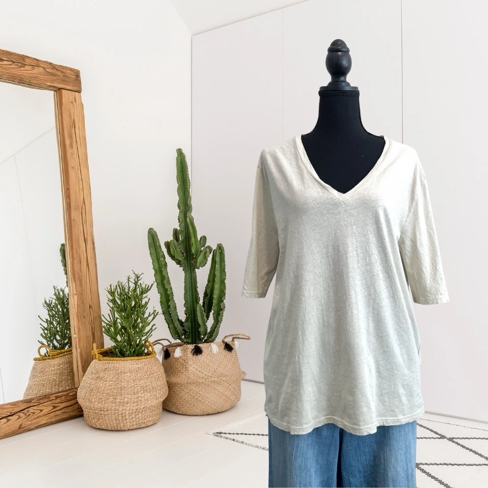 Camiseta para mujer United Colors Benetton M manga corta cuello en V mezcla de lino beige Foto 1 de 4