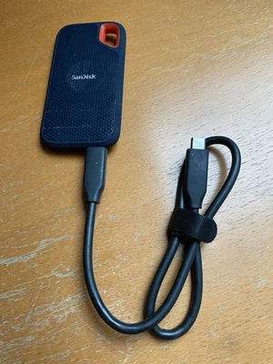 SanDisk Extreme Portable SSD - 2TB - SDSSDE61-2T00 - ausgelesen, wenig genutzt - Bild 1 von 4