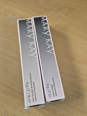 Mary Kay Perfecting Concealer 6g (Light Beige), Makeup, Cosmetics, Beauty  - Image 1 of 3