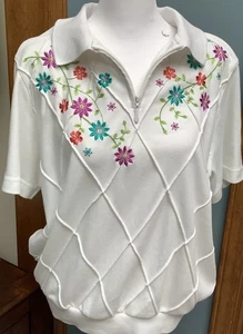 Ladies Top Embroidered Front Short Sleeved 1/4 Zipper Lattice Stitched Front - Picture 1 of 2