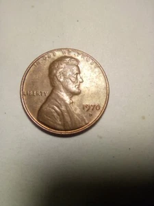 1970 D Penny, Floating Roof Error, Copper, Slight Red/ Gold Toning - Picture 1 of 2