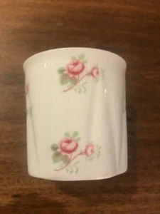 SHELLEY BRIDAL ROSE Small Tumbler / Cup Bone China ENGAND - RARE - Picture 1 of 3