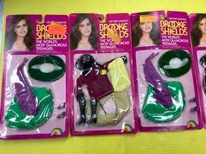 Brooke Shields Clothes - Picture 1 of 15