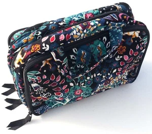 Vera Bradley ultimative Reisetasche in Verzauberung. Neu mit Etikett - Bild 1 von 5