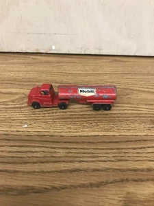 Vintage 1950’s Tootsie Toy Mobil Gas Oil Tanker Truck Die-Cast Metal 4.5" Long - Bild 1 von 5