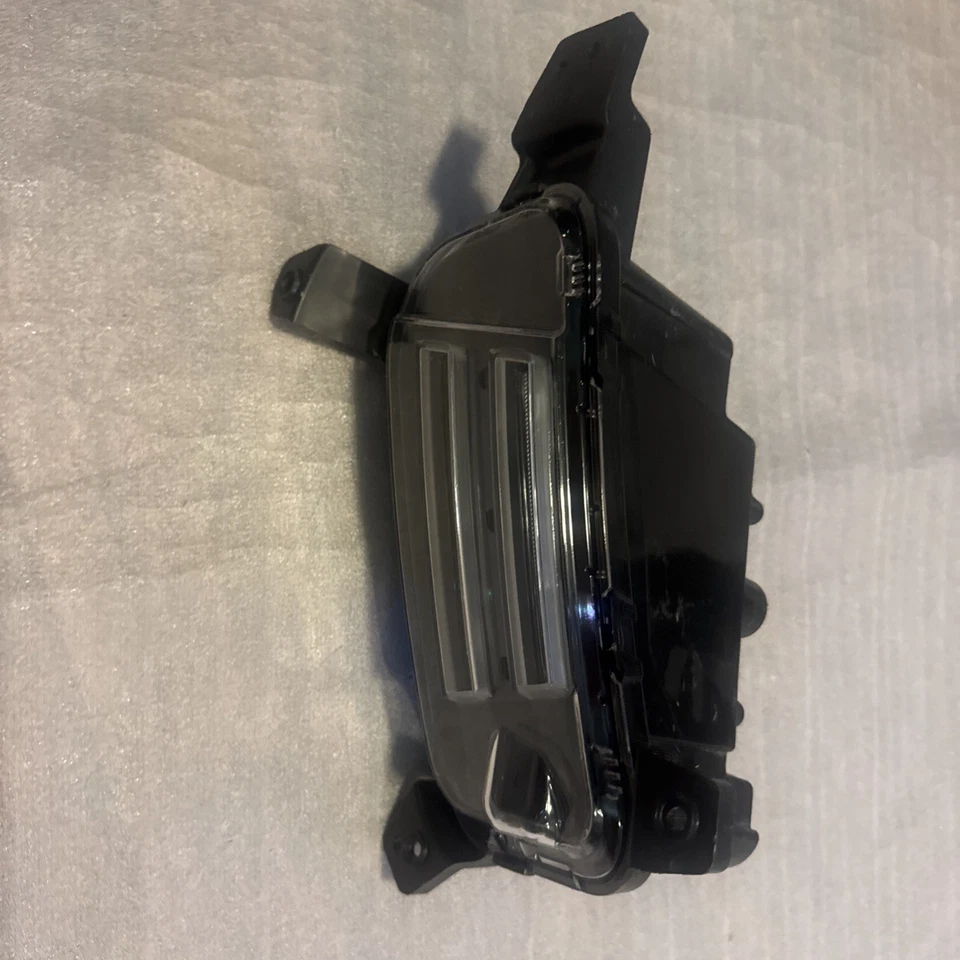 Luz antiniebla LED izquierda Kia Sorento 2025 OEM Foto 1 de 4