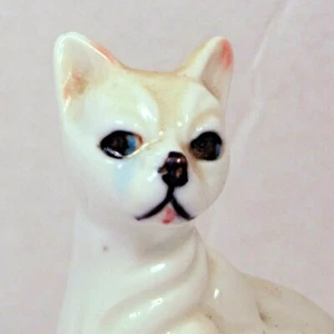 Estatuilla blanca abisinia c representa pureza y positividad símbolo de buena suerte - Imagen 1 de 10
