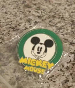 Disney Green Circle Oh Mickey! Prendedor de bolsa misteriosa de Mickey Mouse - Imagen 1 de 1