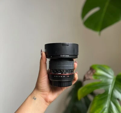 Samyang 8mm F3.5 Fisheye lens Canon EF mount - image 1 of 4