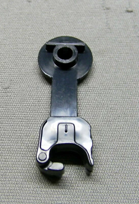 LIONEL REPLACEMENT PART - DUMMY COUPLER PLASTIC MINI-MAX O GAUGE 6009090018 NEW - Image 1 of 2