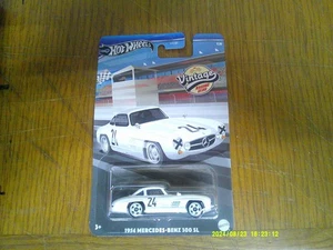 Hot Wheels HRT81 Vintage Racing Club Cars, Your Choice Je 5,00 $ - Bild 1 von 10