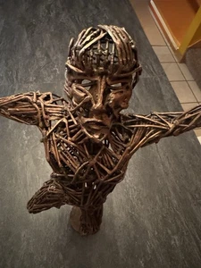 SQUISITA SCULTURA CONTEMPORANEA ASTRATTA CELEBRAZIONE ARTE METALLO FILO SALDATO L@@K - Foto 1 di 24